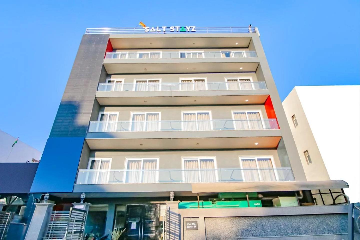 Saltstayz Express -Medicity Near Medanta Hospital Гургаон Экстерьер фото